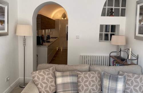 Nantwich Apartment | Fabulous unique accommodation within walking distance of Nantwich town centre