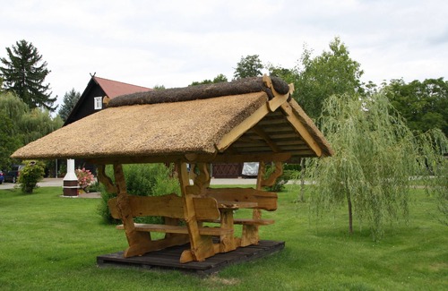 Burg Apartment | Fabulous vacation apartment "Wassermann" - FeWo am Schiemenzfliess