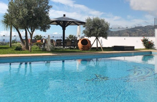 Santo Antonio Villa | Fabulous villa in Funchal, large pool | BelAir