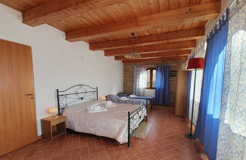 Urbisaglia Villa | Fabulous Villa with swimming pool and garden