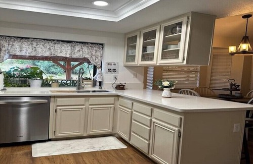 Palmdale House | Fabulous West Palmdale home centrally located 🏡🌸