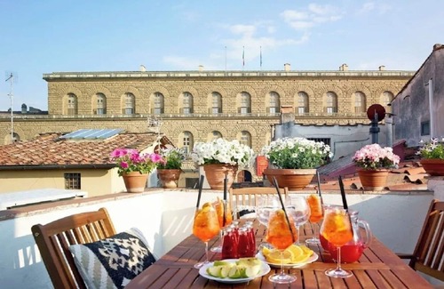 Oltrarno Apartment | Facing Florence's beloved Pitti Palace and Gardensn