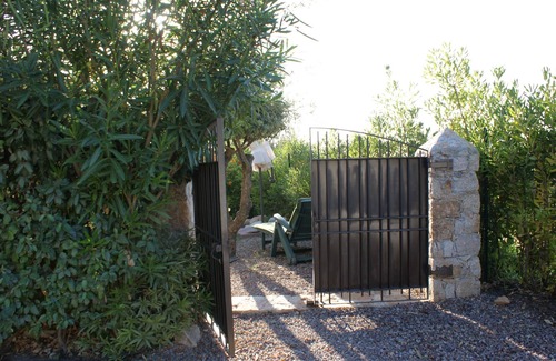 Lumio Apartment | Facing the bay of CALVI, near the beaches and coves, F2 in villa in LUMIO.