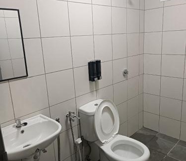 Bukit Serindit Apartment | Faeyz Homestay Seri Serindit
