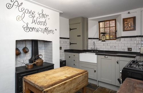 Broadstairs House | Fagin’s Den themed holiday cottage,unique Cottage, 2 minutes walk from the beach
