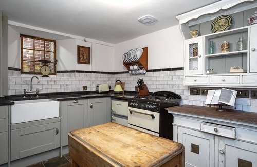 Broadstairs House | Fagin’s Den themed holiday cottage,unique Cottage, 2 minutes walk from the beach