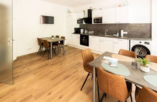 Nordhorn Apartment | FAIR BED 5 City Single Room with TV, WLAN, G.Kitchen