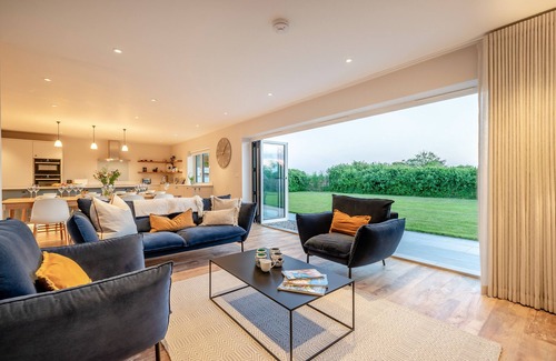 St Merryn House | Fair Skies - Four Bedroom House, Sleeps 8