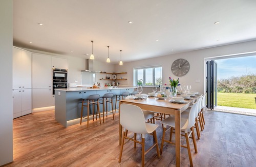 St Merryn House | Fair Skies - Four Bedroom House, Sleeps 8