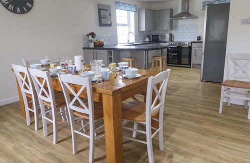 St. Just in Roseland House | FAIR VIEW, pet friendly, character holiday cottage in St Mawes