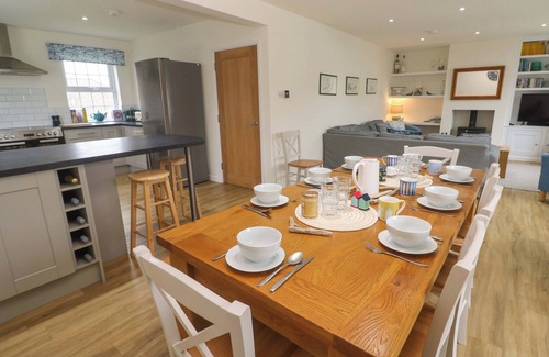 St. Just in Roseland House | FAIR VIEW, pet friendly, character holiday cottage in St Mawes