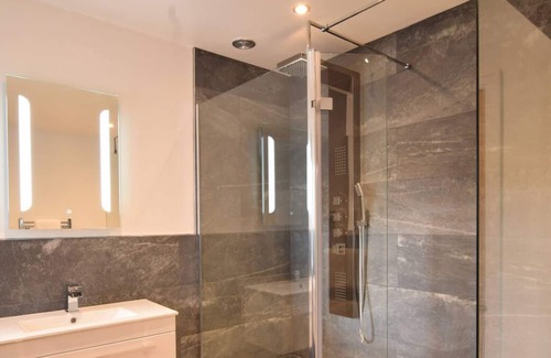 Kendal House | Fairbank Farmhouse in the beautiful Staveley