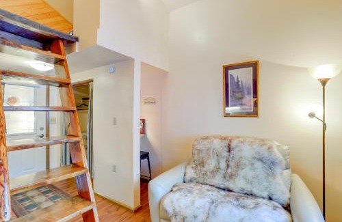 College Apartment | Fairbanks Cottage on Less Than 2 Acres about 8 Mi to Dtwn