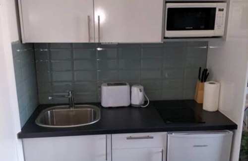 Hillrise Apartment | Fairbridge 6.