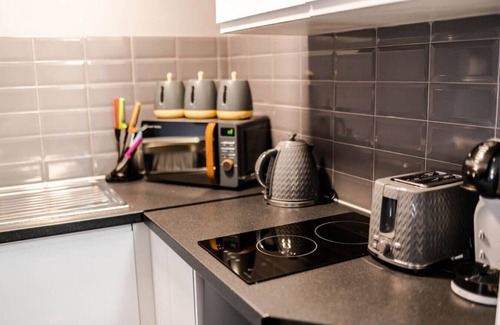 Hillrise Apartment | Fairbridge 7.