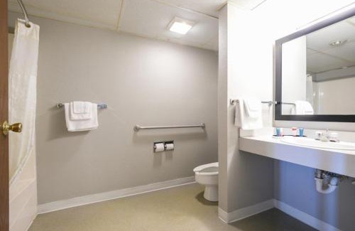 Monroe City Hotel | FairBridge Inn Express Monroe City