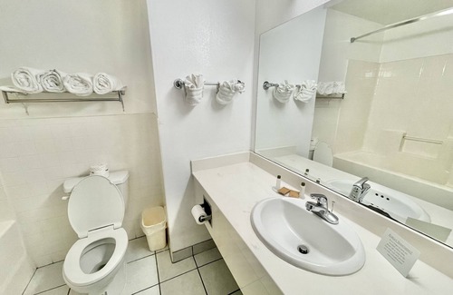Cleburne Hotel | FairBridge Inn & Suites Cleburne