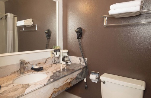 Lewiston Hotel | FairBridge Inn & Suites Lewiston