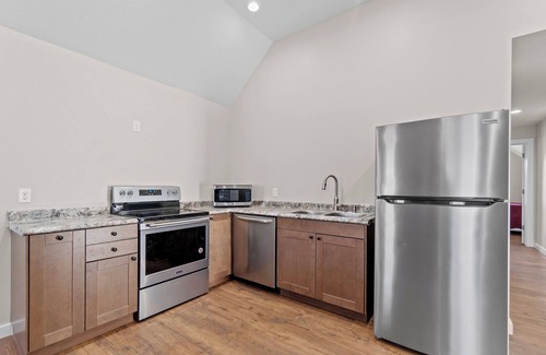 West Central Apartment | Fairfield Ave #2- Upstairs Unit