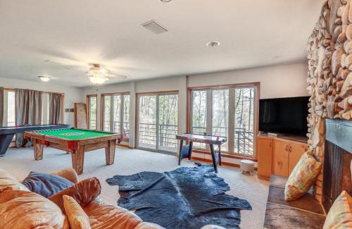 Fairfield Bay House | Fairfield Bay Retreat with Fireplaces and Lake Access