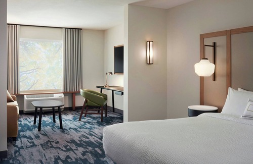 Chilliwack Proper Village West Hotel | Fairfield by Marriott Inn & Suites Chilliwack