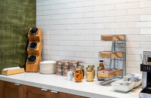 North Bay Hotel | Fairfield by Marriott Inn & Suites North Bay