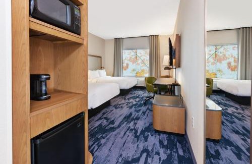 Alpine Center Hotel | Fairfield by Marriott Inn & Suites Grand Rapids North