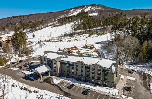 North Conway Hotel | Fairfield by Marriott Inn & Suites North Conway