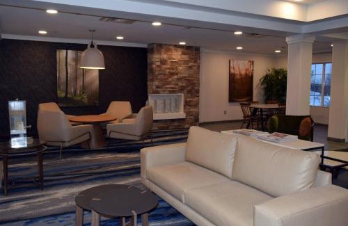 Austintown Hotel | Fairfield by Marriott Youngstown/Austintown