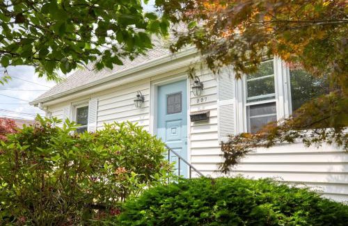 Fairfield House | Fairfield Cottage -Top Rated Gem, Fire Pit, Near Beach, 90 Min to NYC