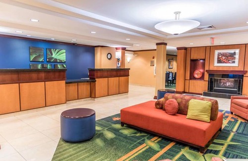 Norton Shores Hotel | Fairfield Inn and Suites by Marriott Muskegon Norton Shores