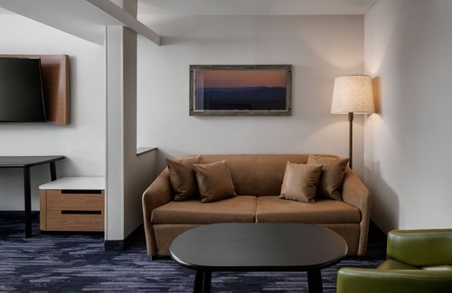 Dilworth Mountain Estates Hotel | Fairfield Inn and Suites by Marriott Kelowna