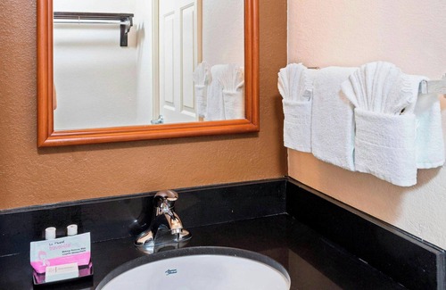 Sandy Springs Hotel | Fairfield Inn and Suites by Marriott Perimeter Center