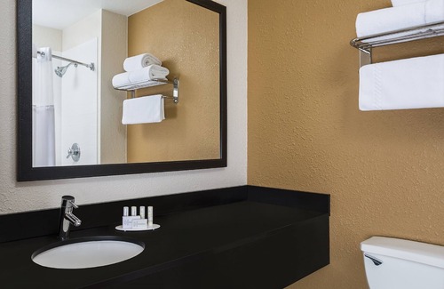Valparaiso Hotel | Fairfield Inn and Suites by Marriott Valparaiso
