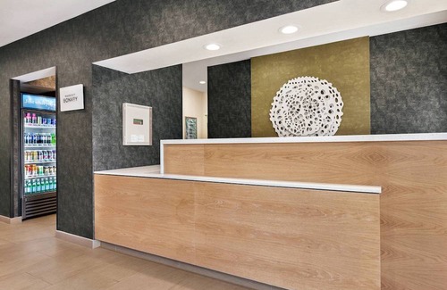 Visalia Hotel | Fairfield Inn by Marriott Visalia Sequoia