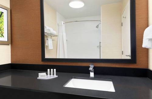 Deptford Hotel | Fairfield Inn by Marriott Deptford