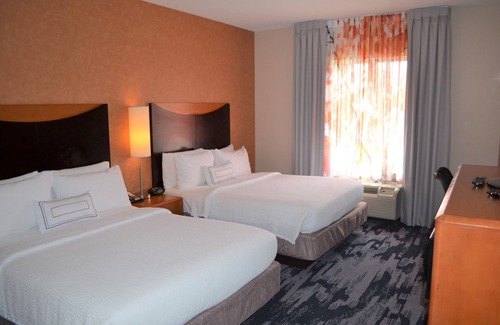 Algoma District Hotel | Fairfield Inn & Suites by Marriott Sault Ste. Marie