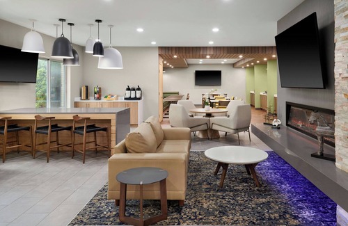 Farmington Hills Hotel | Fairfield Inn & Suites by Marriott Detroit Farmington Hills