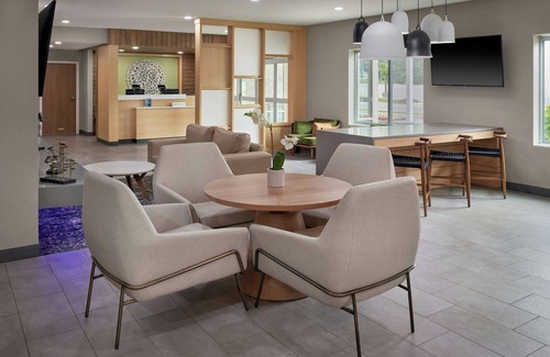 Farmington Hills Hotel | Fairfield Inn & Suites by Marriott Detroit Farmington Hills