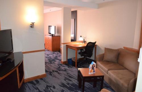 Algoma District Hotel | Fairfield Inn & Suites by Marriott Sault Ste. Marie