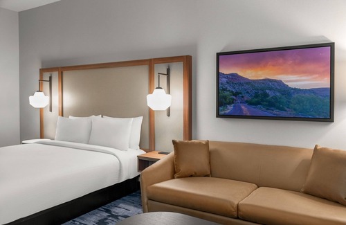 Rainey Street Historic District Hotel | Fairfield Inn & Suites Austin Downtown