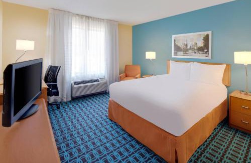 North Loop Hotel | Fairfield Inn & Suites Austin University Area