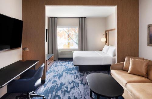 Westbank Hotel | Fairfield Inn & Suites by Marriott West Kelowna