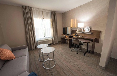 Huntsville Hotel | Fairfield Inn & Suites by Marriott Huntsville