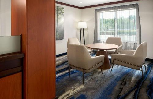Bedford Hotel | Fairfield Inn & Suites Bedford
