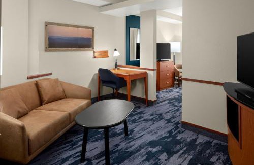 Bedford Hotel | Fairfield Inn & Suites Bedford