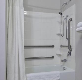 Burlington Hotel | Fairfield Inn & Suites Burlington