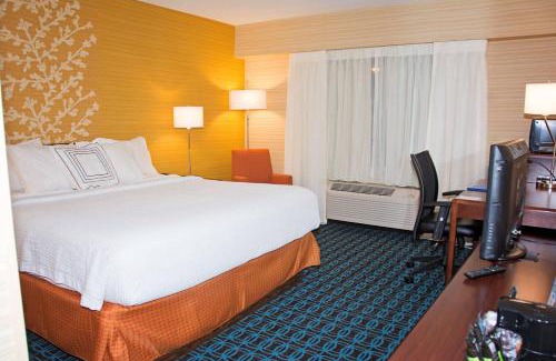 Homeacre-Lyndora Hotel | Fairfield Inn & Suites Butler