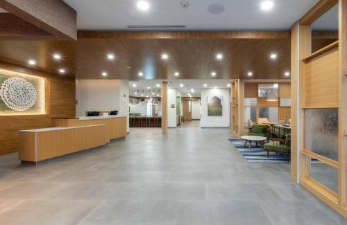 Salmon Arm Hotel | Fairfield Inn & Suites by Marriott Salmon Arm
