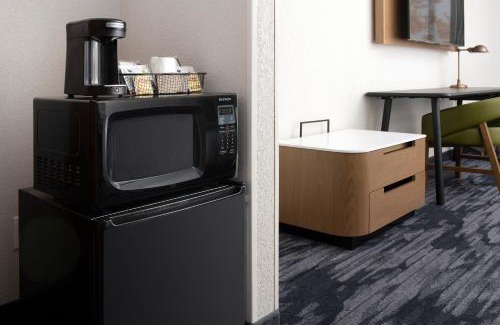 Alexandria West Hotel | Fairfield Inn & Suites by Marriott Alexandria West/Mark Center